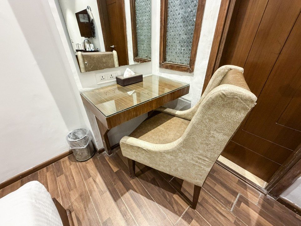 Writing desk and dressing area in the Executive Twin Room, Hotel Sawera Grand